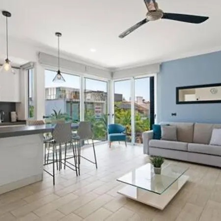 1 Br. W5Th Avenue View Steps From The Beach